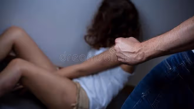 從小,我就知道,我媽是被拐來的,還是城裡的大學生
