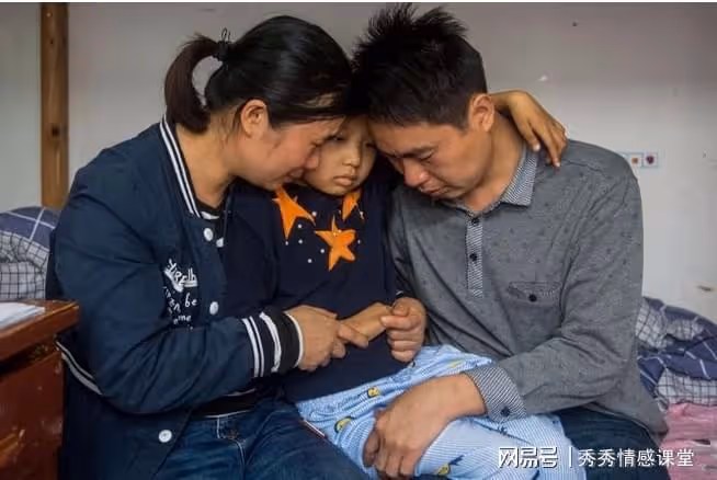我生下第一天就被送人, 如今親生父母上門要我給他們養老!