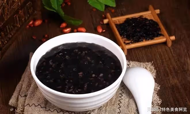 香甜糯滑的黑米粥,健康美味的養生佳品