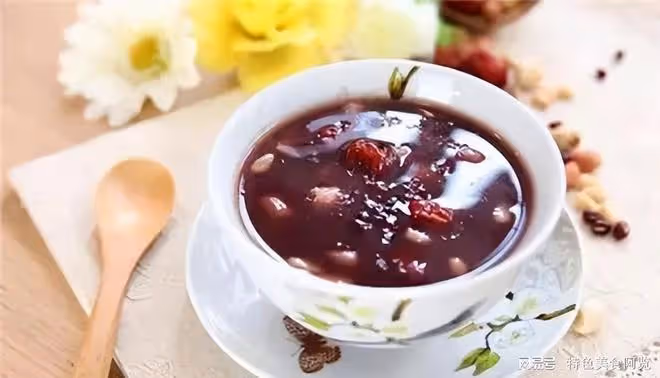 香甜糯滑的黑米粥,健康美味的養生佳品