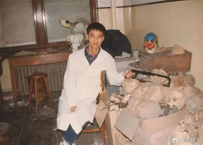 突發！馮唐87歲母親去世，生前穿紅衣喝烈酒：我因好色才嫁給你爹