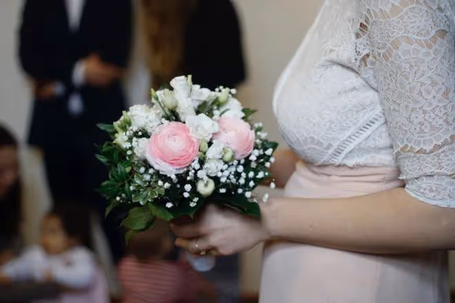 和老公AA制16年,婆婆患癌他找我借15萬,我拒絕後拉黑了他