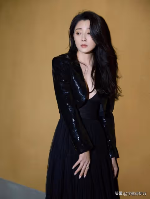 殷桃:前夫入獄遭爭議,疑似劈腿國足前鋒李金羽,如今成人生贏家