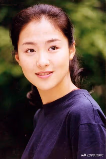 沈傲君:同居10年遭背叛後嫁外交官,如今的她,證實劉德華沒說錯