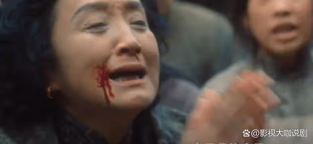 追風者:林樵松汙衊七寶街造假幣,周姨跪求放過,這一幕虐慘了