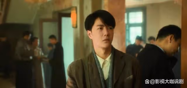 追風者:林樵松汙衊七寶街造假幣,周姨跪求放過,這一幕虐慘了