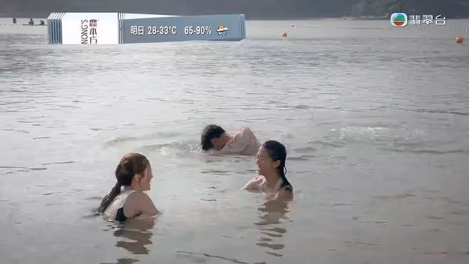 TVB小花空姐出身,入娛樂圈後父女關係變差!專門不看她演戲