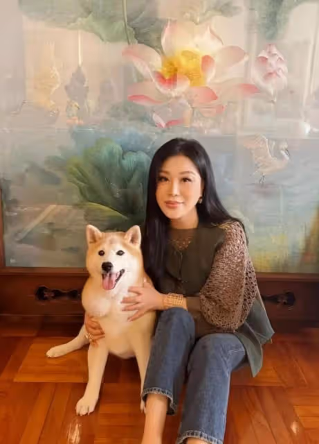 52歲楊小娟:嫁大12歲呂良偉,幫丈夫賺上億身家,兒子不像爸