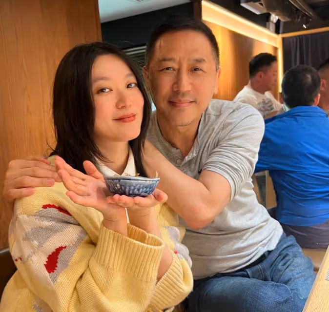 張國榮逝世21周年,唐先生髮文悼念配文引熱淚,本人近照白髮蒼蒼