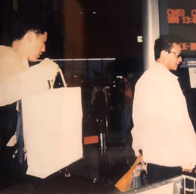 張國榮逝世21周年,唐先生髮文悼念配文引熱淚,本人近照白髮蒼蒼