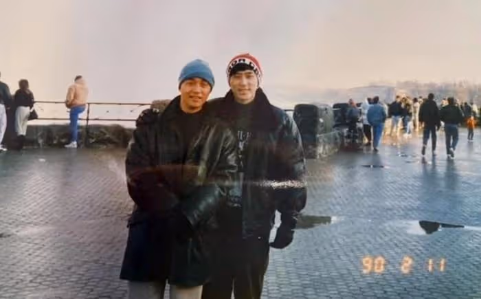 張國榮逝世21周年,唐先生髮文悼念配文引熱淚,本人近照白髮蒼蒼