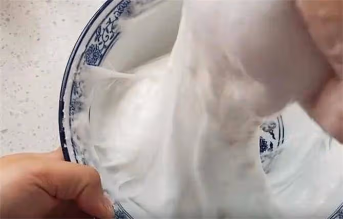 土豆粉條在家就能做,步驟簡單,不加明礬,爽滑筋道又好吃