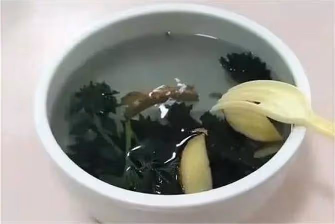 紫蘇葉加生薑泡水喝,老一輩人的養生秘訣,很多人都不知道