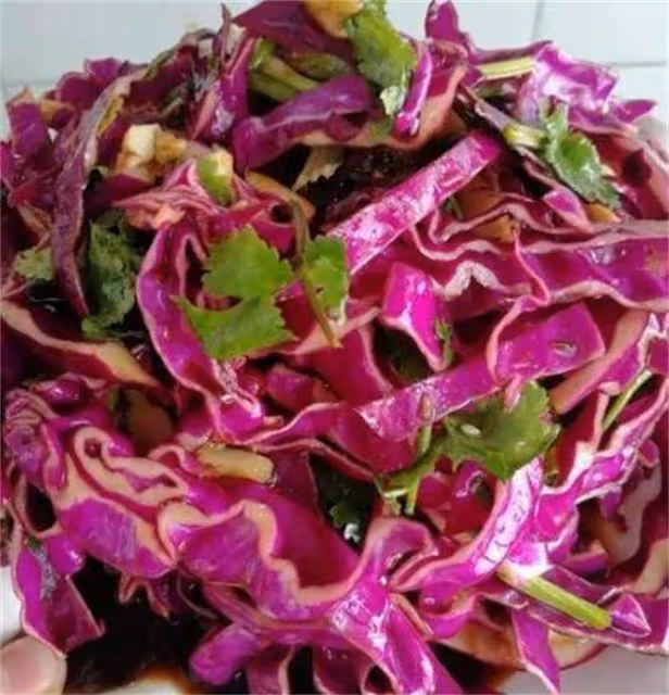 涼拌紫甘藍每次我都是這樣調,酸辣脆爽誘人食慾,比土豆絲都好吃