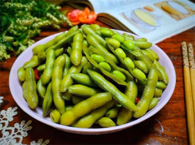 煮毛豆切記別直接下鍋煮,等於吃草酸,教你一招,毛豆翠綠更入味