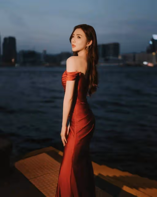 TVB小花出席婚禮不搶新娘風頭!不過前日靚照,極為驚艷網民