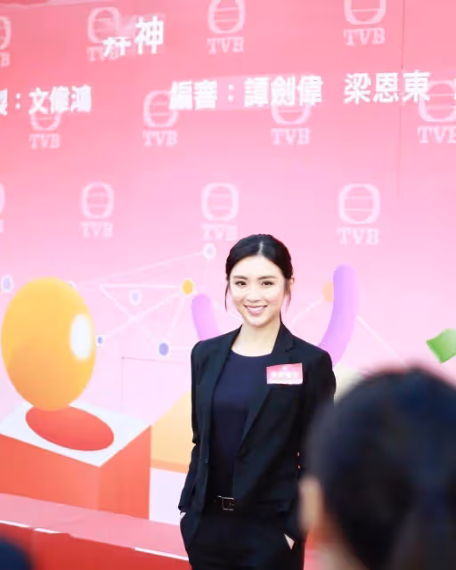 TVB小花出席婚禮不搶新娘風頭!不過前日靚照,極為驚艷網民