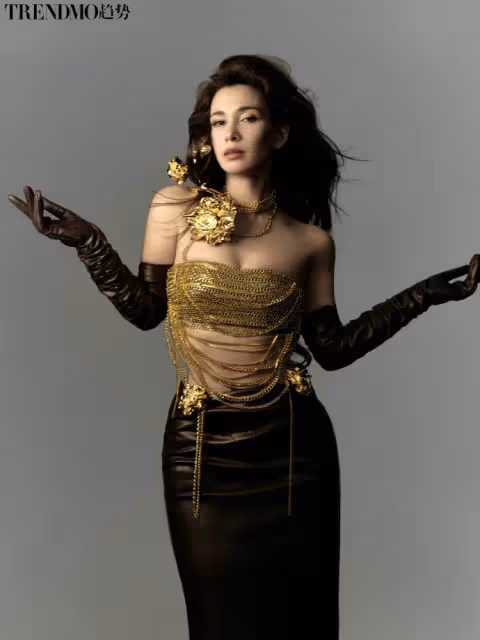 混血女星盧靖姍寫真露出事業線太A了!魔鬼身材性感撩人