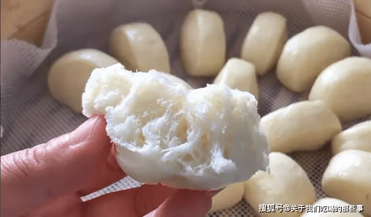 蒸饅頭時,冷水蒸還是熱水蒸好?牢記這3點,饅頭不塌暄軟又香甜