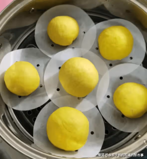蒸饅頭時,冷水蒸還是熱水蒸好?牢記這3點,饅頭不塌暄軟又香甜