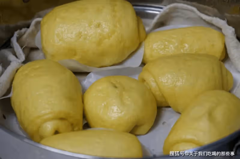 蒸饅頭時,冷水蒸還是熱水蒸好?牢記這3點,饅頭不塌暄軟又香甜