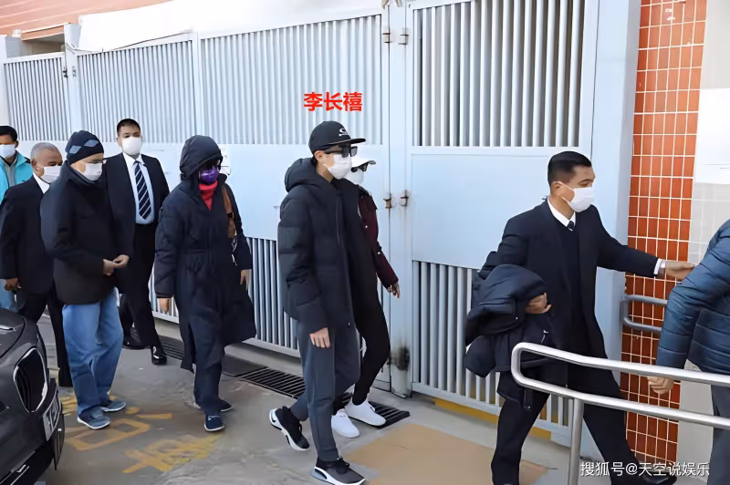 18歲李長禧:李家豪門長子長孫,太會「投胎」,獲李嘉誠特許行事