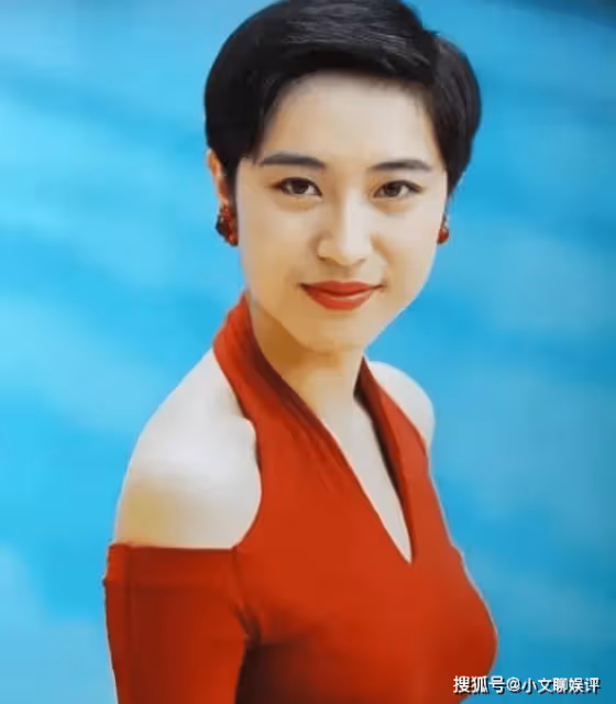 陳法蓉攜88歲父親自駕游,老爺子長白鬍須搶鏡,她58歲仍養眼耐看