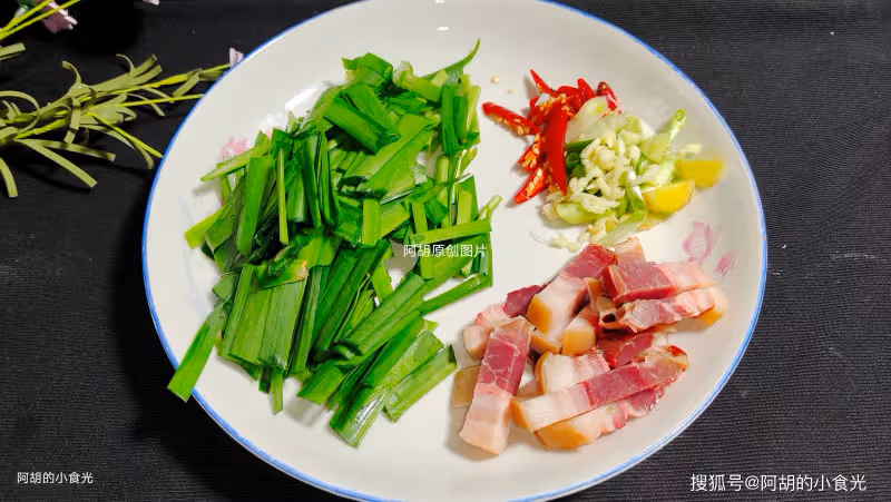 韭菜和它絕配!吃了30年,才發現是滑腸菜,營養鮮美、特脆嫩,隨手一煮鮮掉魂