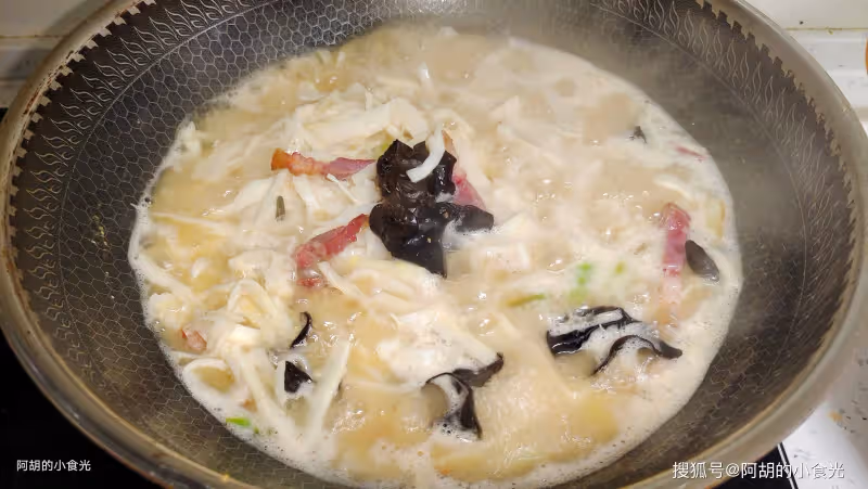 韭菜和它絕配!吃了30年,才發現是滑腸菜,營養鮮美、特脆嫩,隨手一煮鮮掉魂