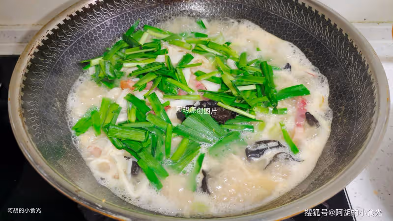 韭菜和它絕配!吃了30年,才發現是滑腸菜,營養鮮美、特脆嫩,隨手一煮鮮掉魂