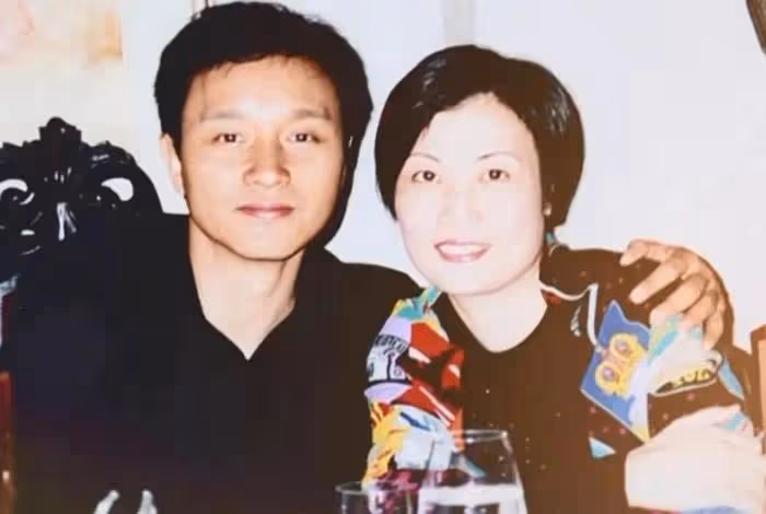 張國榮逝世21年沒有遺容照流出，生前計劃得當，最後通話有深意