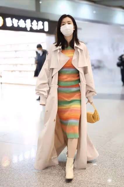 喬欣美到不敢認，穿「糖果色禮服」好仙氣，單側耳環也挺個性