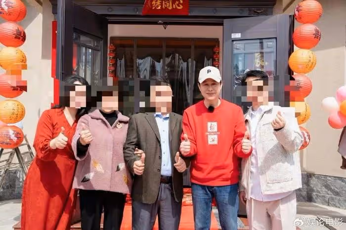 大明星張頌文參加村民婚禮,網友感嘆:好接地氣