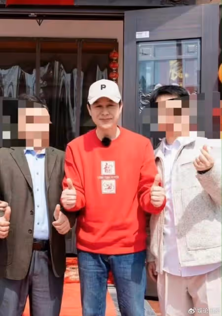 大明星張頌文參加村民婚禮,網友感嘆:好接地氣