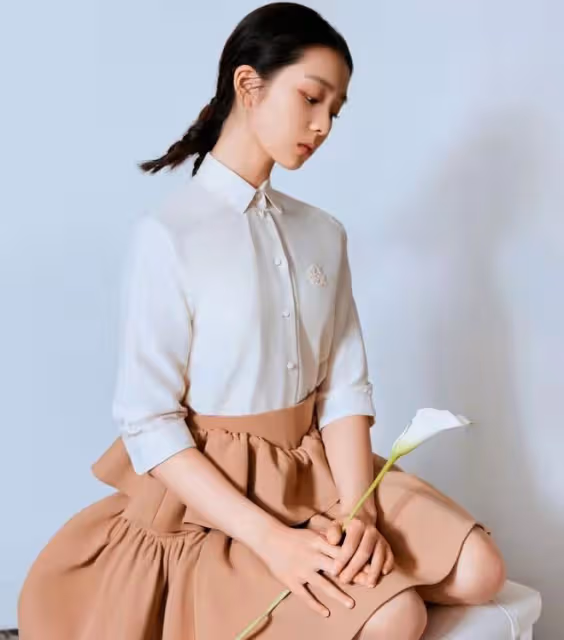 黃多多與孫莉同穿運動風服飾,氣質不輸媽媽,「多妹」也是很可愛