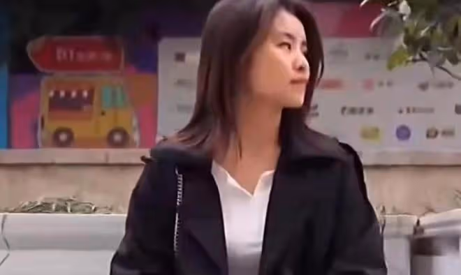 33歲外賣小哥相親美女主播，得知對方月薪過萬，自卑到心態崩潰