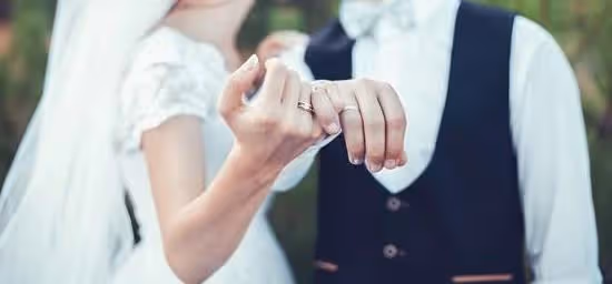 結婚三個月就和老公離婚了，因為老公沒車沒房還有一個作精妹妹