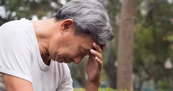 68歲大叔不再婚，和親家母搭夥3年：悔不當初，女人都是一個德行