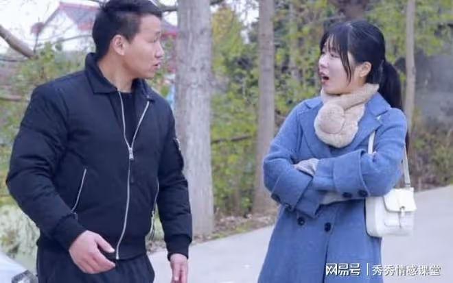大姑姐讓我一邊上班一邊帶她孩子，老公欣然同意，我回娘家他崩潰