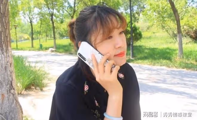 大姑姐讓我一邊上班一邊帶她孩子，老公欣然同意，我回娘家他崩潰