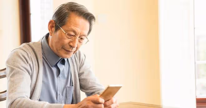 80歲大爺：退休金8千，但我一分都不會給子女花，晚年養老靠自己