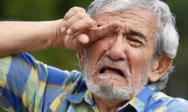 65歲老人哭訴：兒孫滿堂看著幸福，其實我過得有苦說不出
