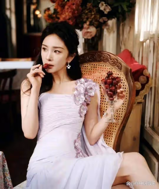 楊冪丁香花美圖又出圈,被質疑過多營銷美貌!網友:應專注演技