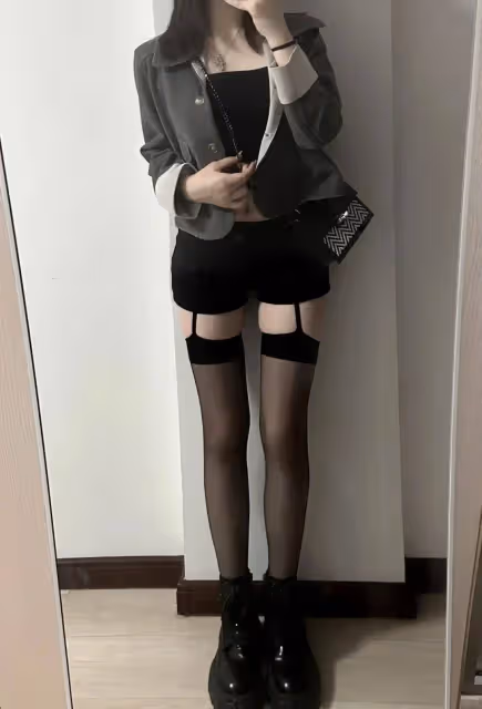 【黑絲御姐風】時尚穿搭,讓你成為街頭焦點!