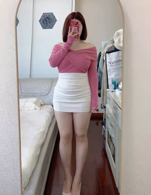 160mm和62kg,穿包臀裙真的好顯身材