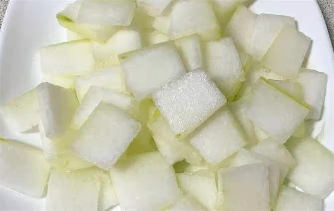 冬瓜切開後怎麼保存不會爛?教你放一個月還新鮮的好方法