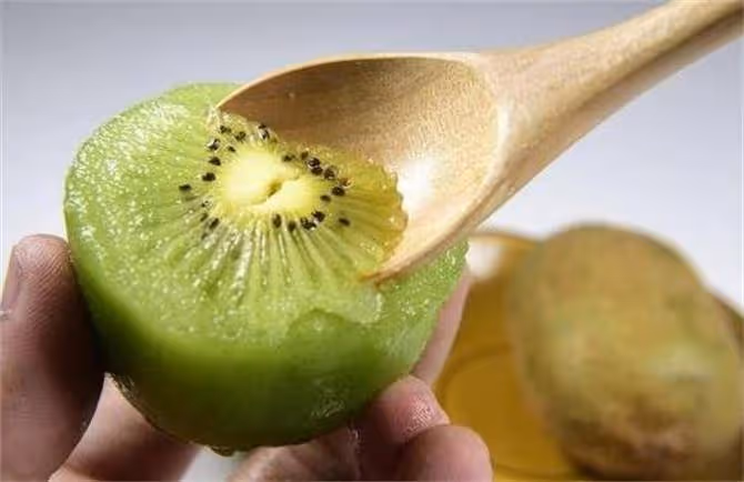 教你獼猴桃正確催熟小技巧,想要補充維C,一天吃幾個好?