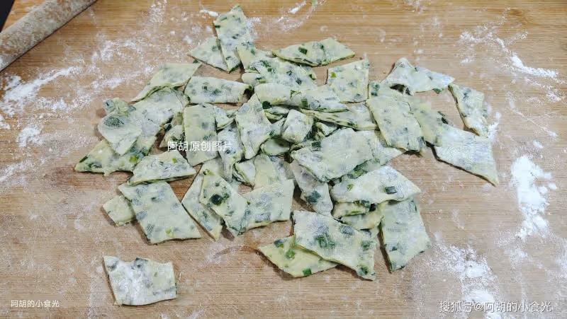 春天時敞開吃,口口鮮嫩賽人參!煮成一碗「面葉」湯,鮮美又開胃、還扛餓