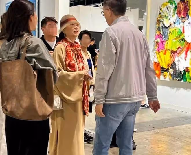 看了69歲林青霞的素顏照，才知道不扮嫩不「暴露」也是一種優雅