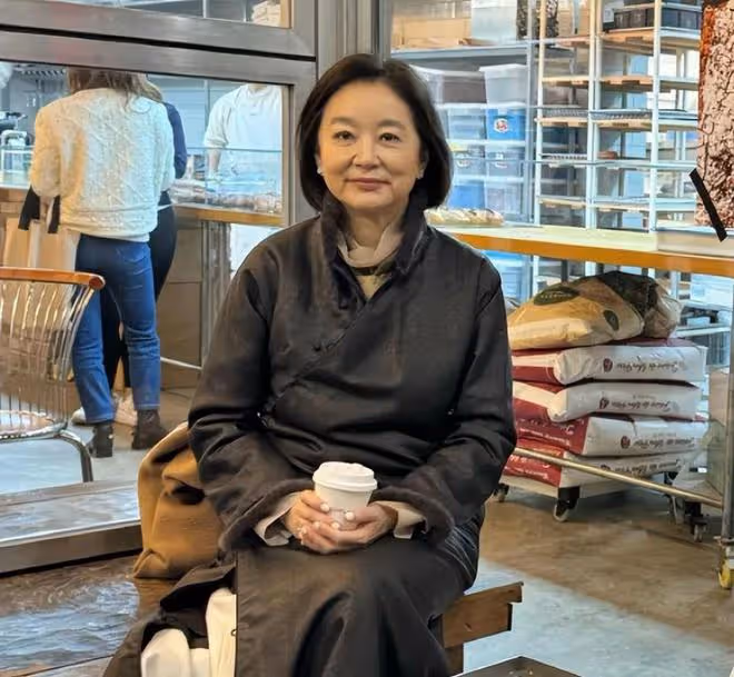 看了69歲林青霞的素顏照，才知道不扮嫩不「暴露」也是一種優雅